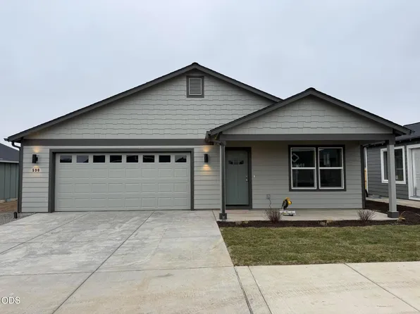 640 NE Mitchell St #167, Madras, OR 97741