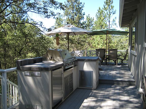 2nd image of 2584 Ross Ct