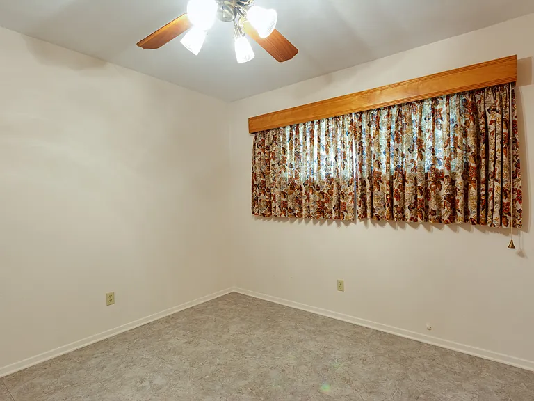 3105 Barnett St — Photo 12