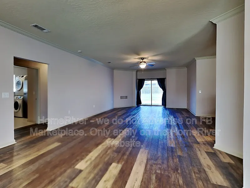 4 bed, 2.0 bath, 2122 sqft, $1,900 — Photo 3