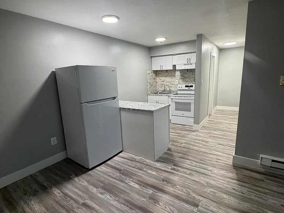 317 E Grand Ave #6A