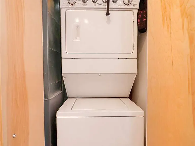 214 Bathurst St #Penthouse 3A — Photo 20