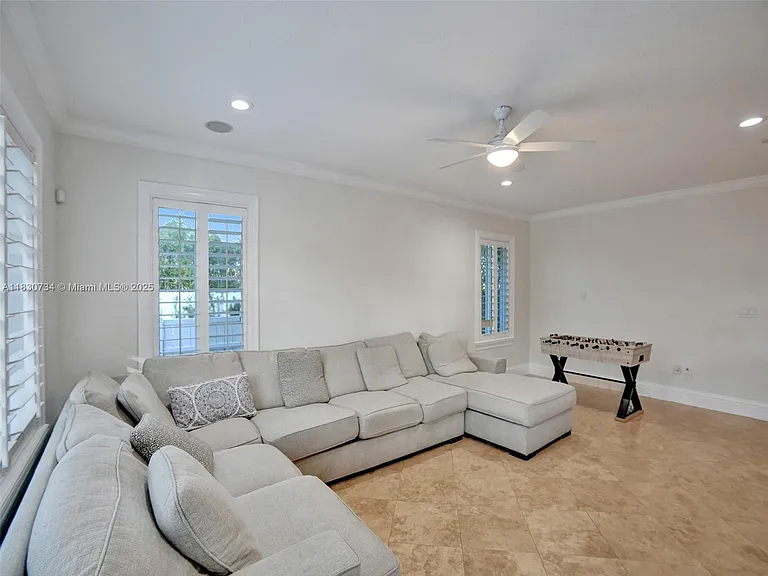 12401 SW 77th St — Photo 34