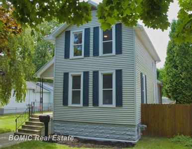 310 S Hampton St, Bay City, MI, 48708
