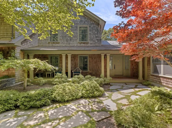 19 Wolf Way, East Hampton, NY 11937