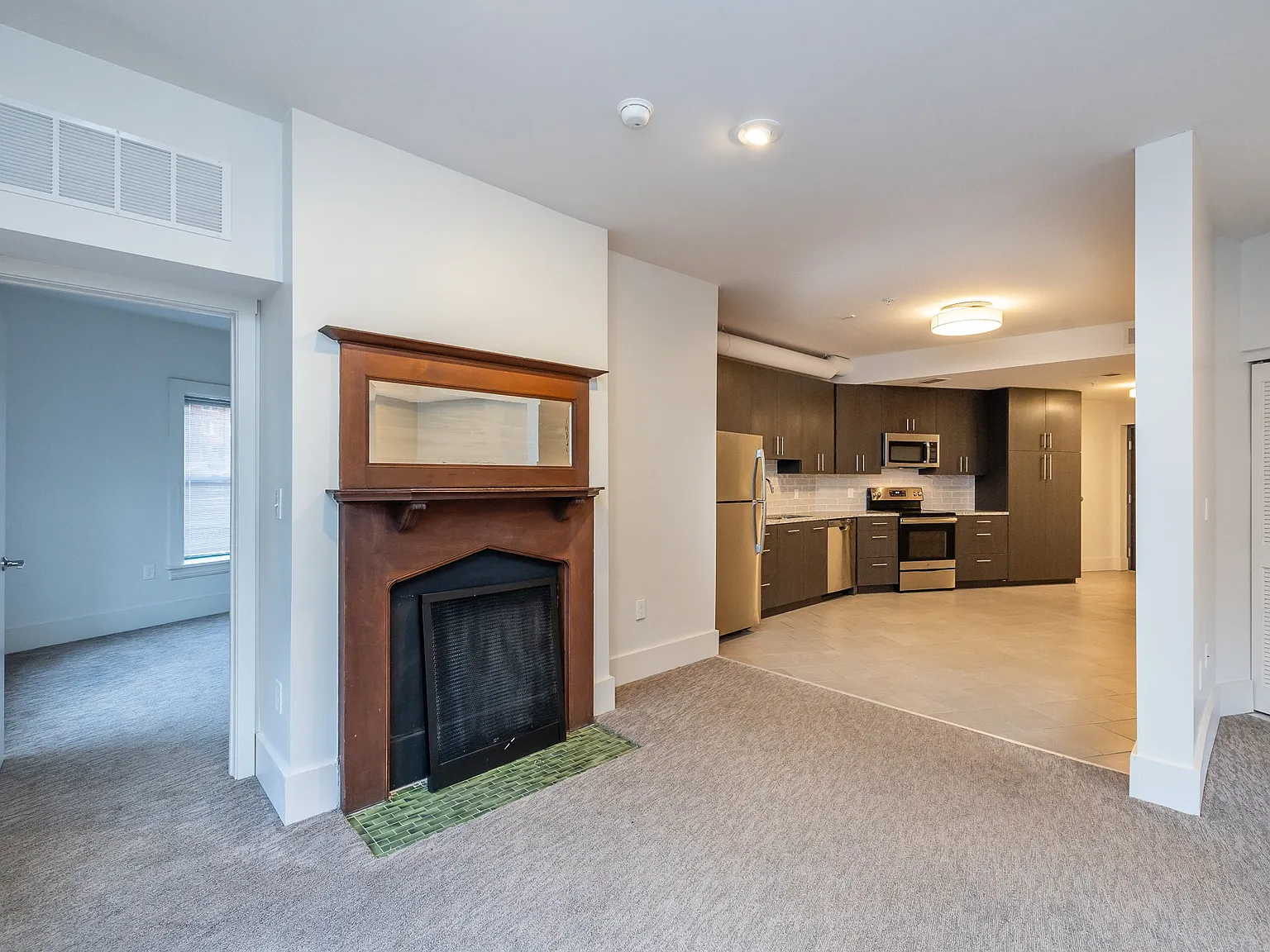 Located in Ohio City, the historic and recently renovated Heyse Apartments has been restored to its original charm of 1898. — photo 9