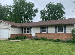 2008 Clover Ln, Champaign, IL 61821