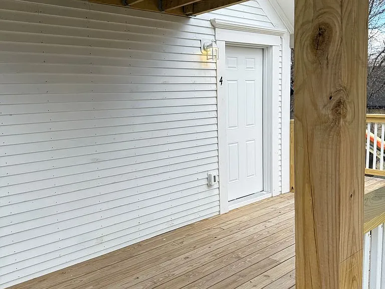 120 Maple St — Photo 2