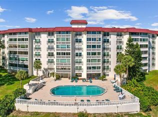 601 N McDonald St APT 2, Mount Dora, FL 32757