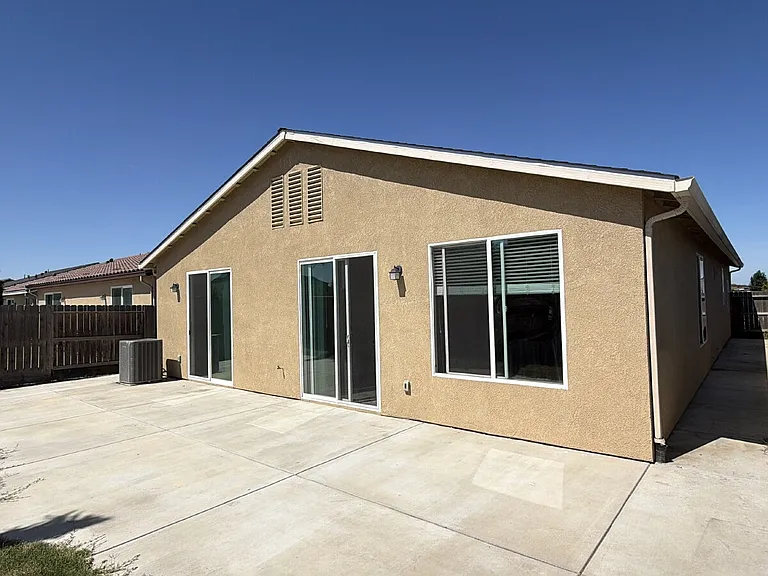 4476 Lindsey Ln — Photo 11