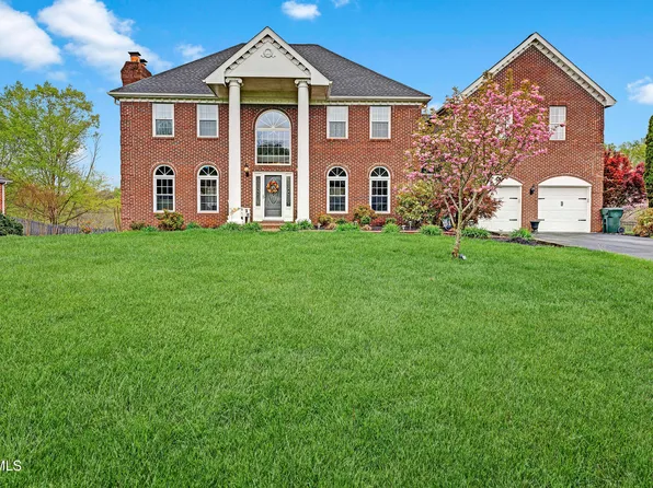 3013 Moss Creek Dr, Johnson City, TN 37604