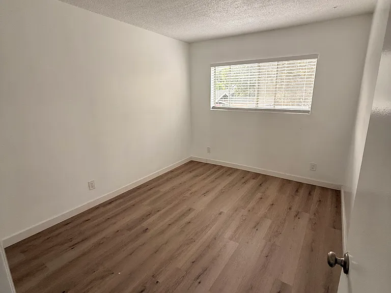 2038 Holly Dr #9 — Photo 5