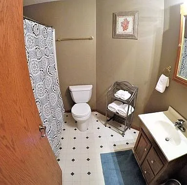 4622 Manor Park Dr NW — Photo 3