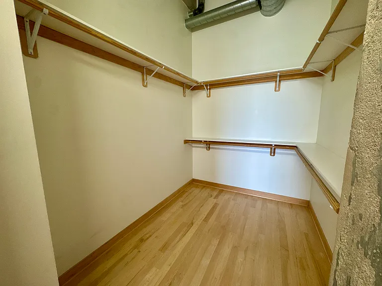 239 E Chicago St #508 — Photo 12