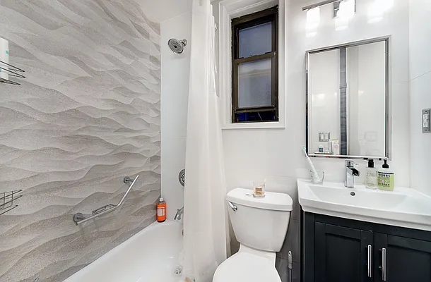 Rented by Guy Goldman, LREB | media 15