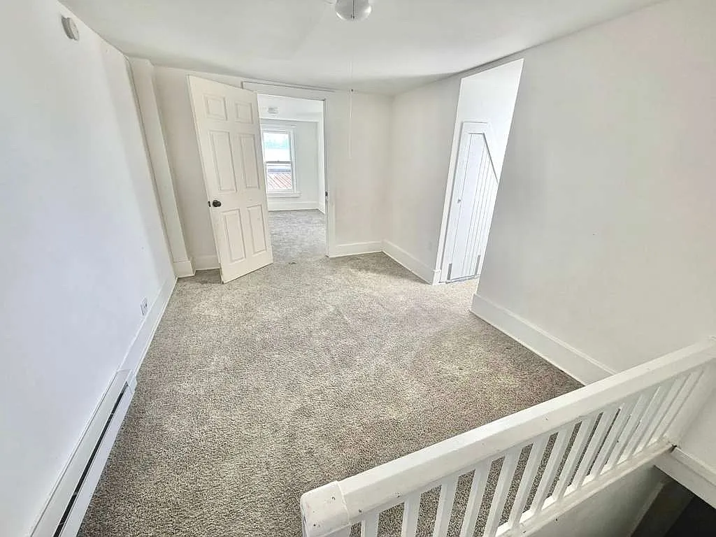 2 bed, 600 sqft, $1,100 — Photo 3