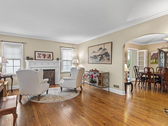 4th image of 3704 18th AVENUE