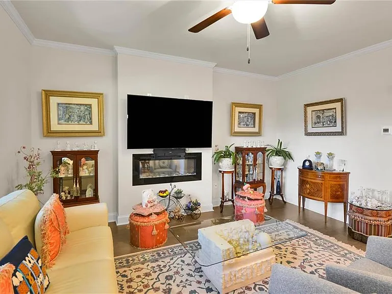 2423 Chene Dr — Photo 7