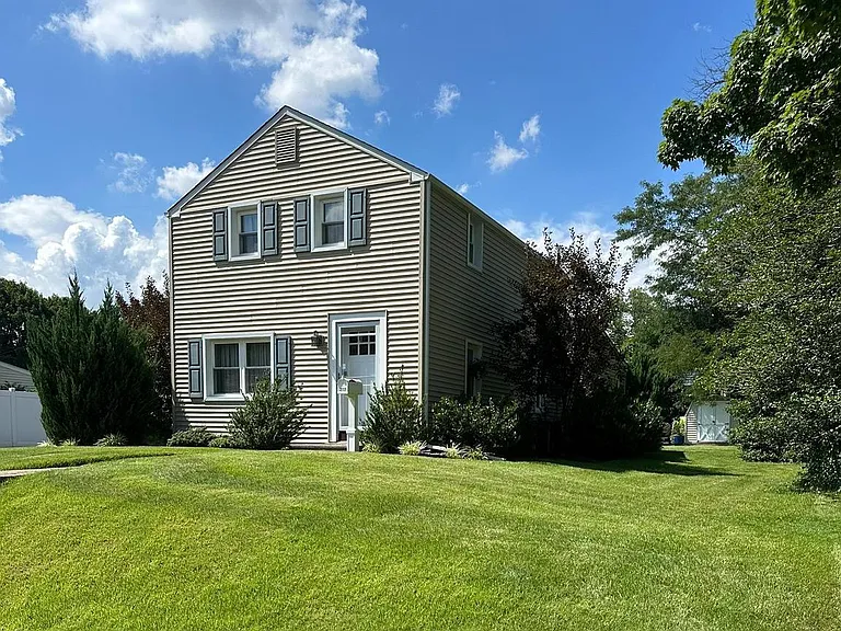 217 Lyster Rd — Photo 32