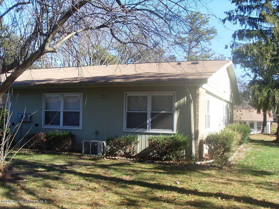 2nd image of 44A Edinburgh Ln #A