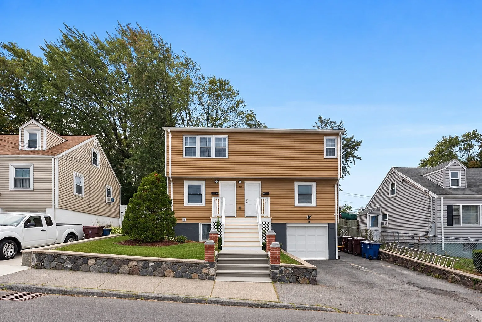 3 bed, 2.0 bath, 1200 sqft, $3,300 — Photo 1