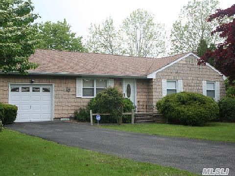 1st image of 136 Oak St