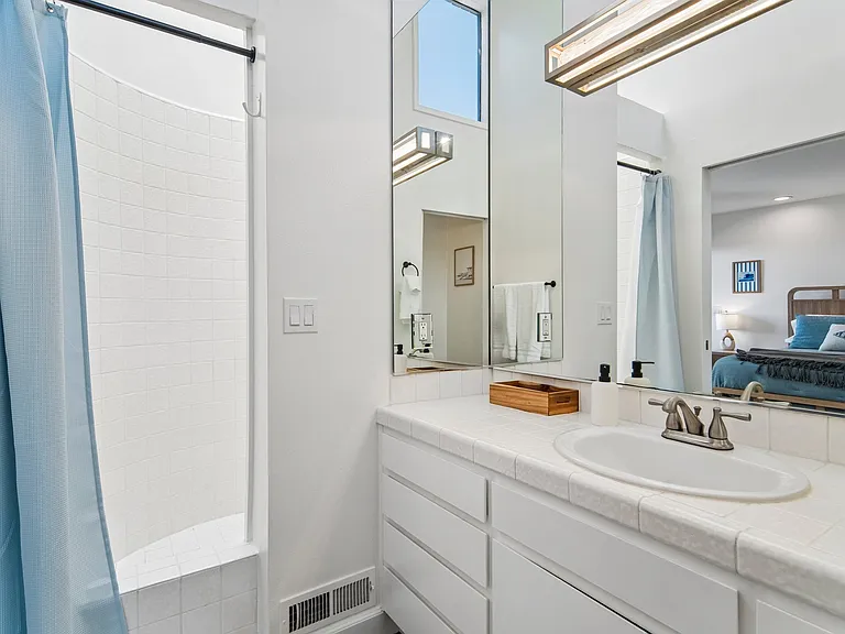 253 Fairview St #253 — Photo 44