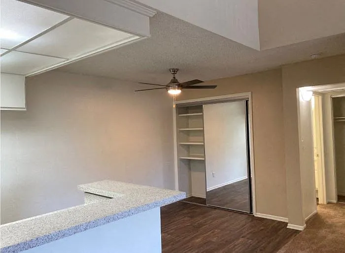 Villa del Sol Apartments — Photo 13
