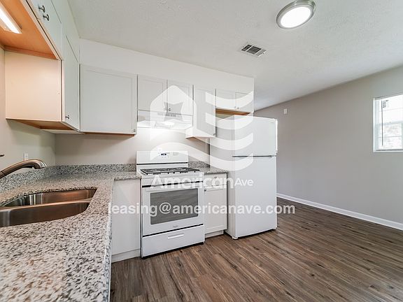 967900_005_wm_-_kitchen_13158501.jpg