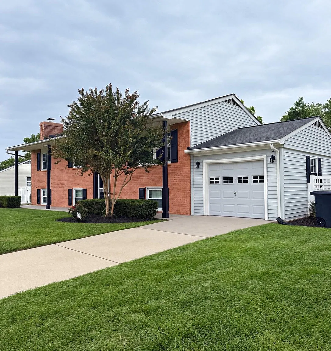 4 bed, 2.5 bath, 2180 sqft, $3,399 — Photo 2
