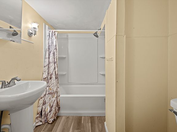 4th image of 743 7th St NW #1