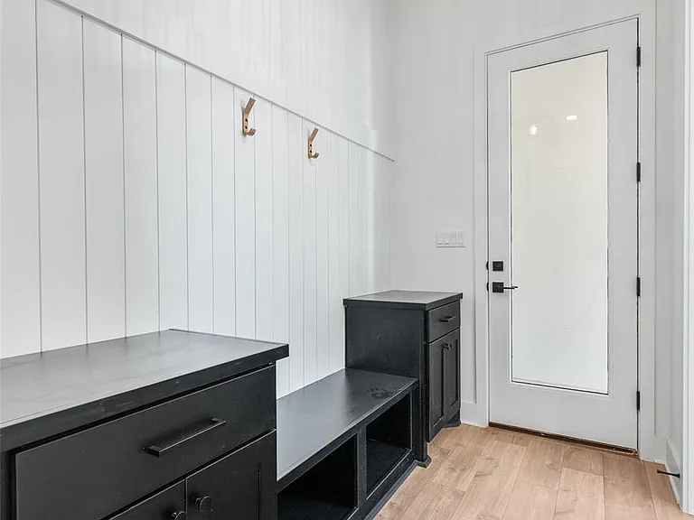 125 Stockman Dr — Photo 30