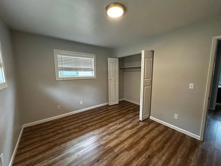 1703 Springhill Dr NE — Photo 8