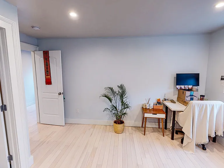 855 State St #TOWNHOUSE — Photo 16