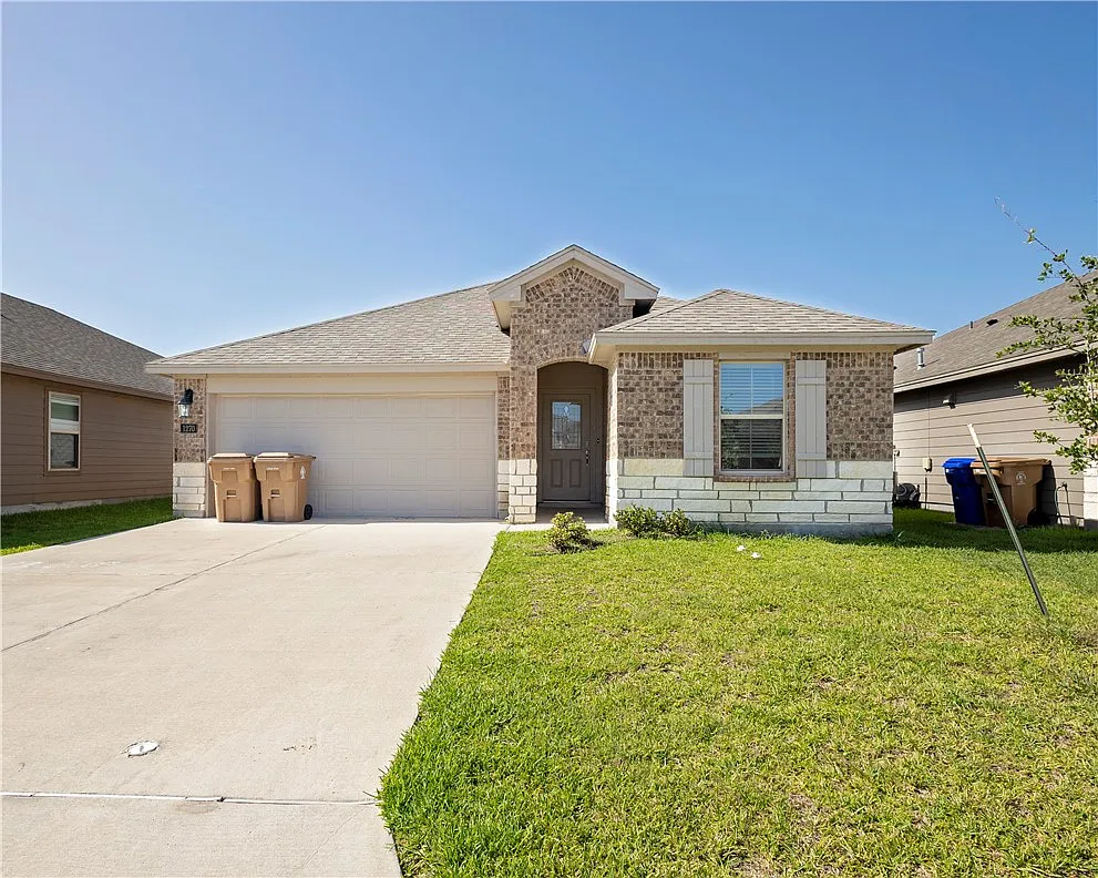 3 bed, 2.0 bath, 1575 sqft, $2,300 — Photo 1