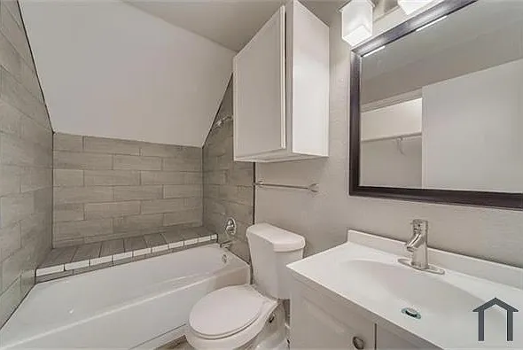 9815 Walnut St #212 — Photo 8