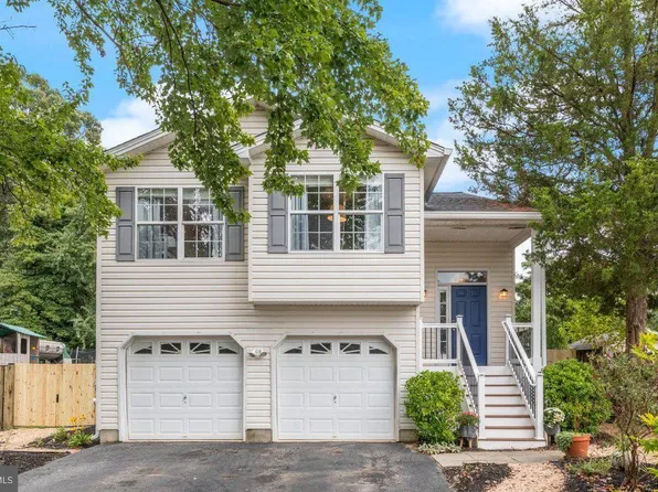 761 208th St, Pasadena, MD 21122