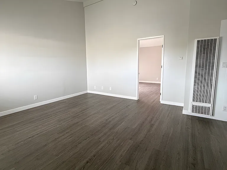 753 Cerritos Ave #6 — Photo 3