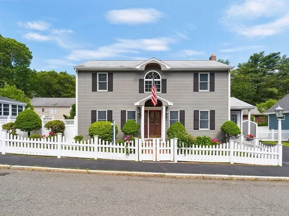 42 Woodland Rd, Wakefield, MA 01880