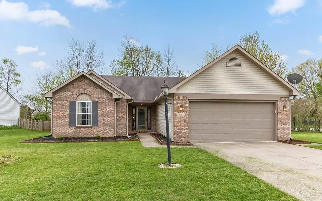 5757 Woodcote Dr photo 1