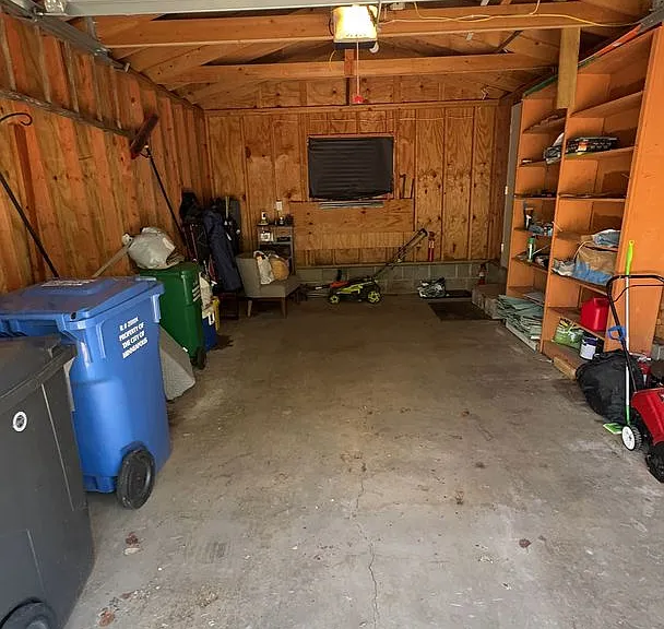 720 Cedar Lake Rd S — Photo 29