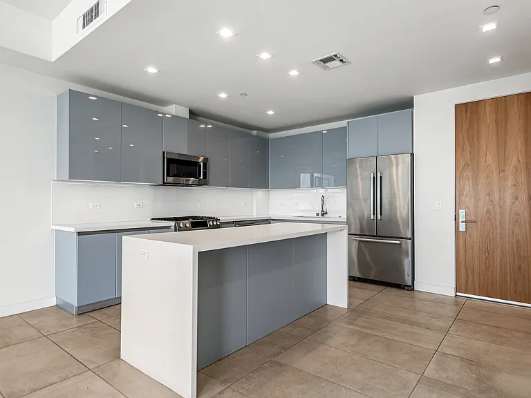 1125 Kings Rd #Penthouse 7 — Photo 9