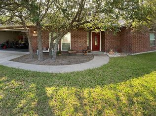 821 Redwood Ave, Rockport, TX 78382