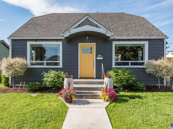 243 W Bell St, Sequim, WA 98382