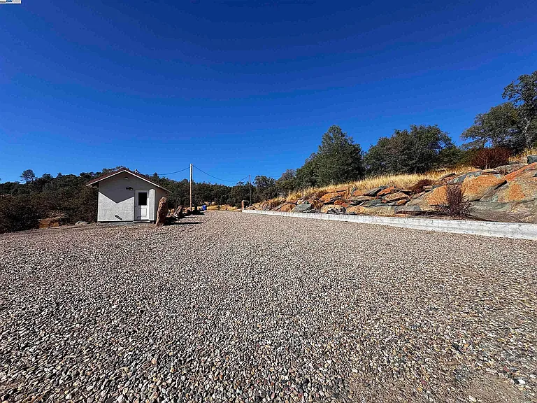 2280 Roan Rd — Photo 45