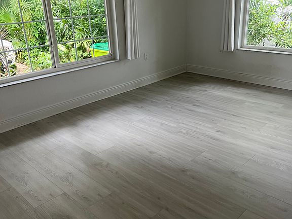 5th image of 250 NE 87th St