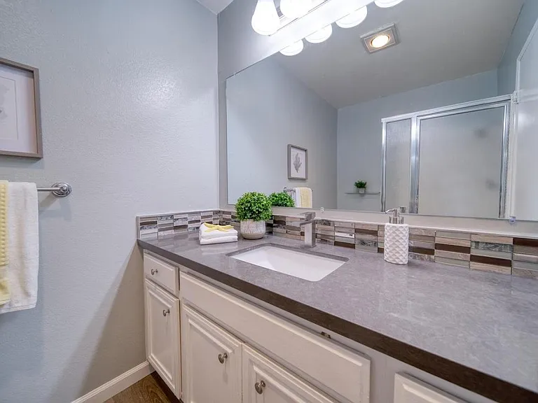 1178 N Abbott Ave — Photo 14