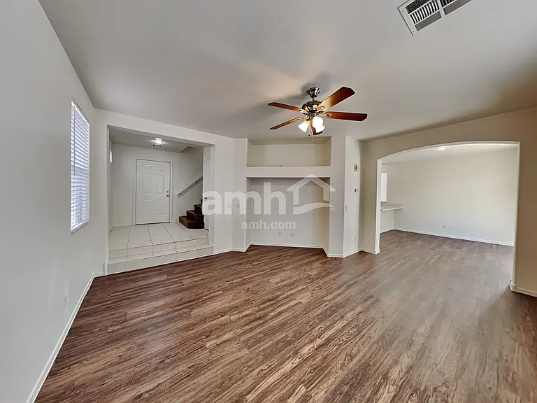 1041 Sweeping Vine Ave — Photo 6