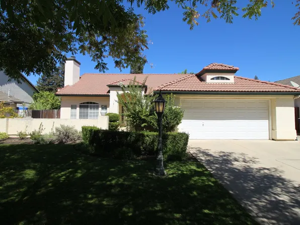 2747 Browning Ave, Clovis, CA 93611