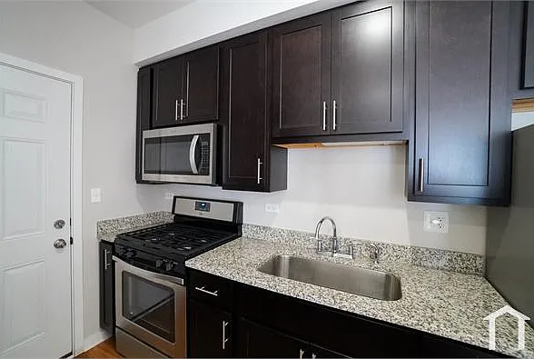 1 bed, 800 sqft, $1,195 — Photo 2